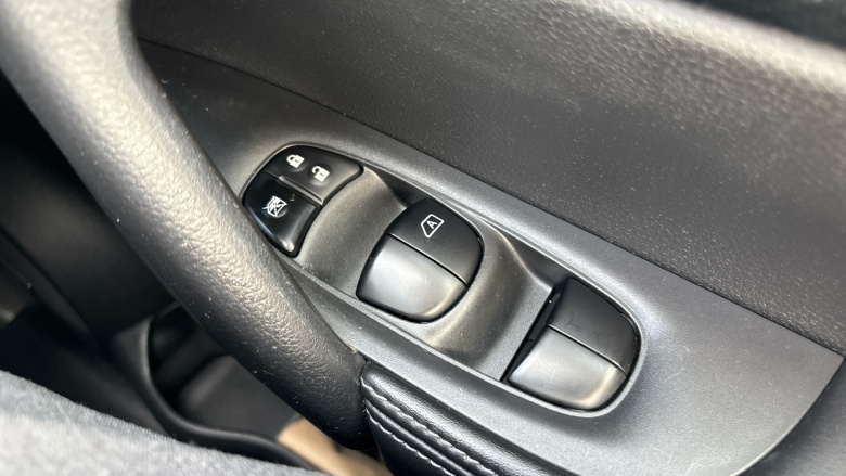 Nissan X-Trail 1.7 dCi Tekna 5dr Diesel Station Wagon